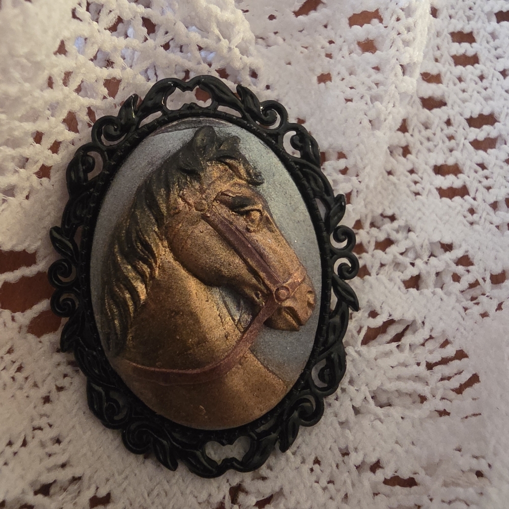 Handmade Horse Cameo Brooch 30x40mm Resin In Metal Frame